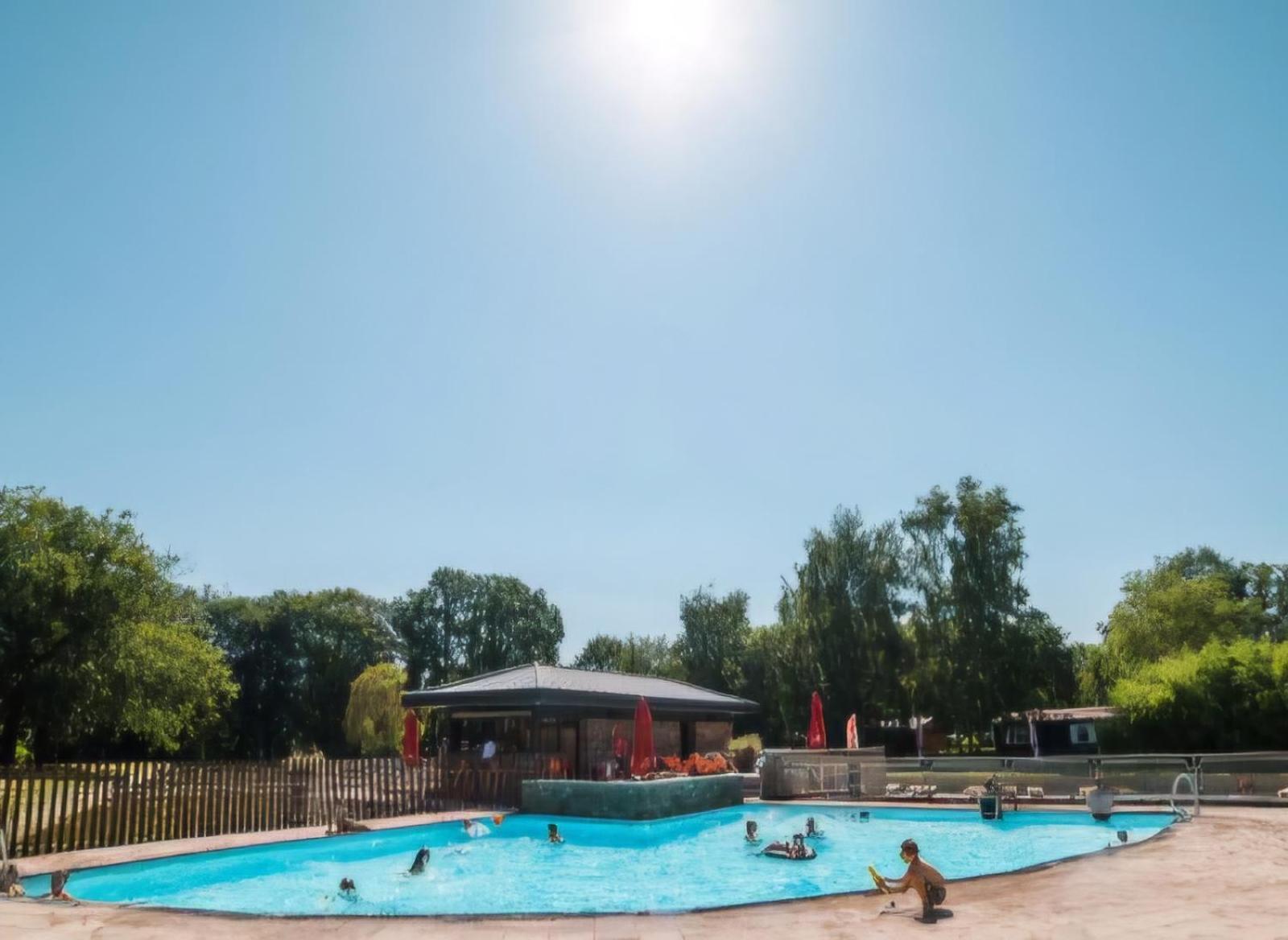 Pipowagen Met Prive Hot Tub Villa Lanaken Kültér fotó