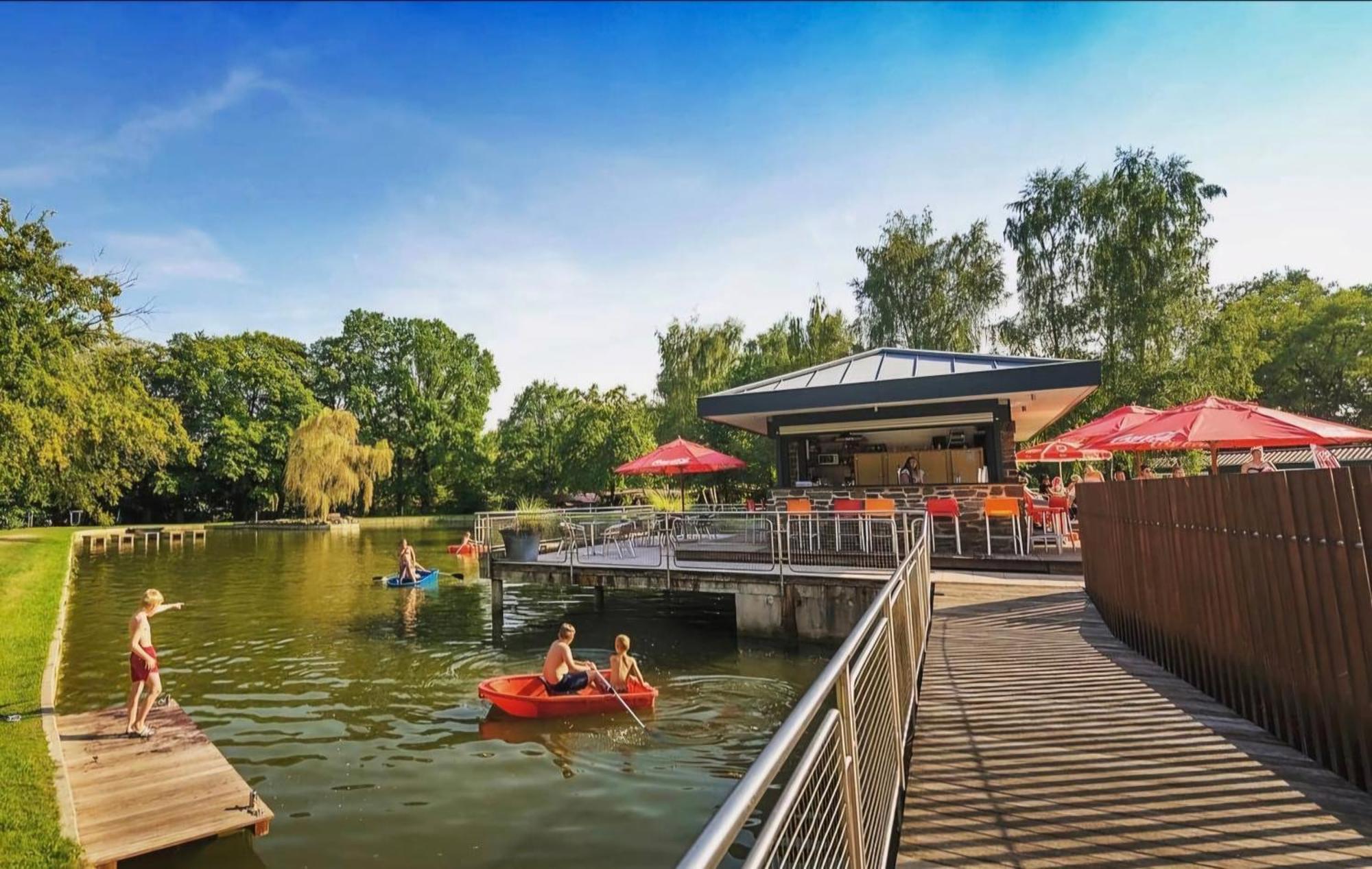 Pipowagen Met Prive Hot Tub Villa Lanaken Kültér fotó